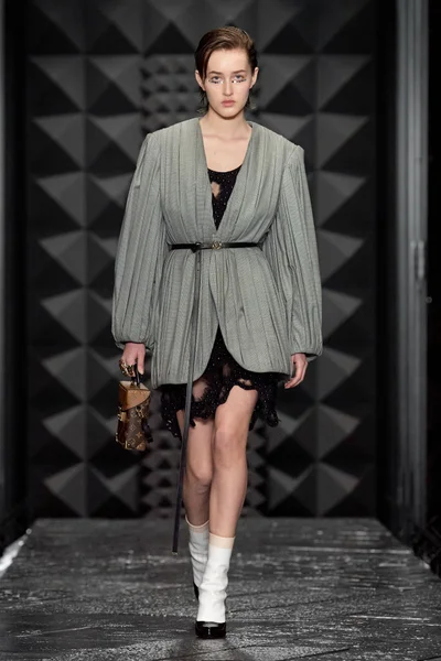 Look 1